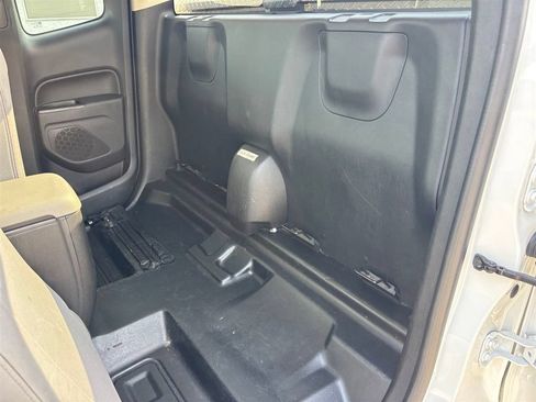Used 2019 Chevrolet Colorado W/T w/ WT Convenience Package AWD/4WD image 17