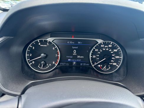 Used 2025 Nissan Altima 2.5 SV FWD image 40
