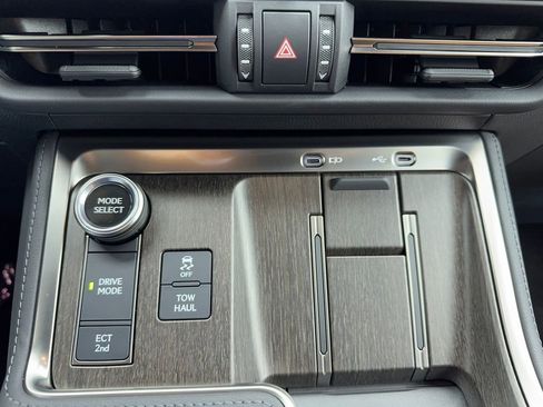 Used 2026 Lexus GX 550 w/ Accessory Package (2T) image 39