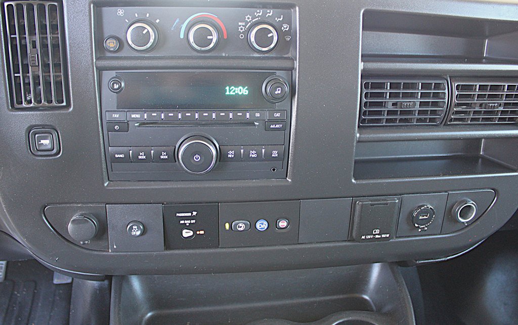 Used 2020 Chevrolet Express 3500 LS RWD image 22