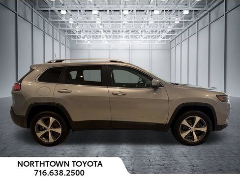 Used 2020 Jeep Cherokee Limited AWD/4WD image 4