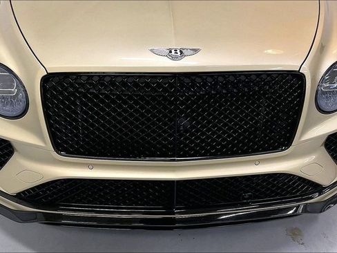 Used 2023 Bentley Bentayga S image 32