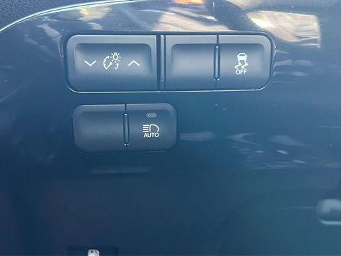 Used 2016 Toyota Prius Three Touring image 26