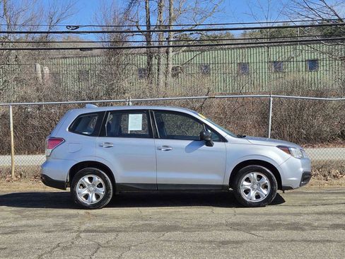Used 2017 Subaru Forester 2.5i image 3