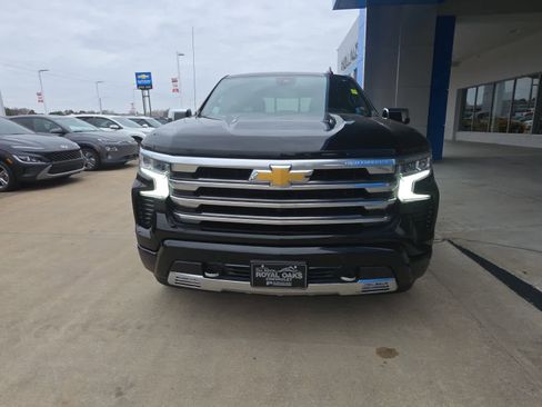 Used 2024 Chevrolet Silverado 1500 High Country w/ High Country Premium Package image 5