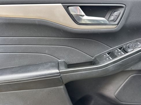Used 2022 Ford Escape SEL FWD image 10