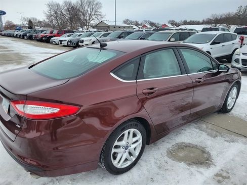 Used 2015 Ford Fusion SE image 9