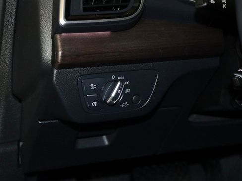 Used 2025 Audi Q5 e Premium Plus w/ Premium Plus Package image 28