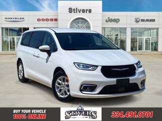 Used 2023 Chrysler Pacifica Touring-L FWD video 1