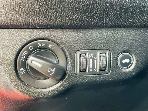 Used 2022 Dodge Challenger GT image 10