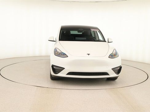 Used 2023 Tesla Model Y Long Range image 11