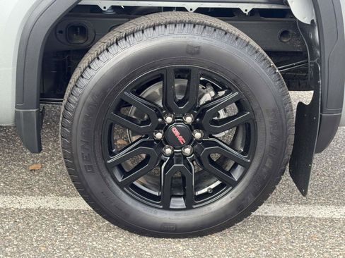 Used 2025 GMC Sierra 1500 Elevation image 7