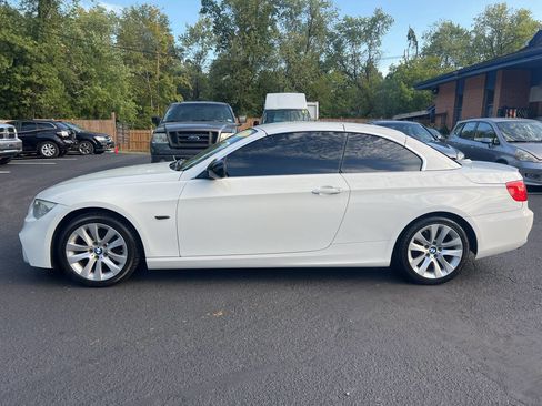 Used 2011 BMW 328i Convertible image 7