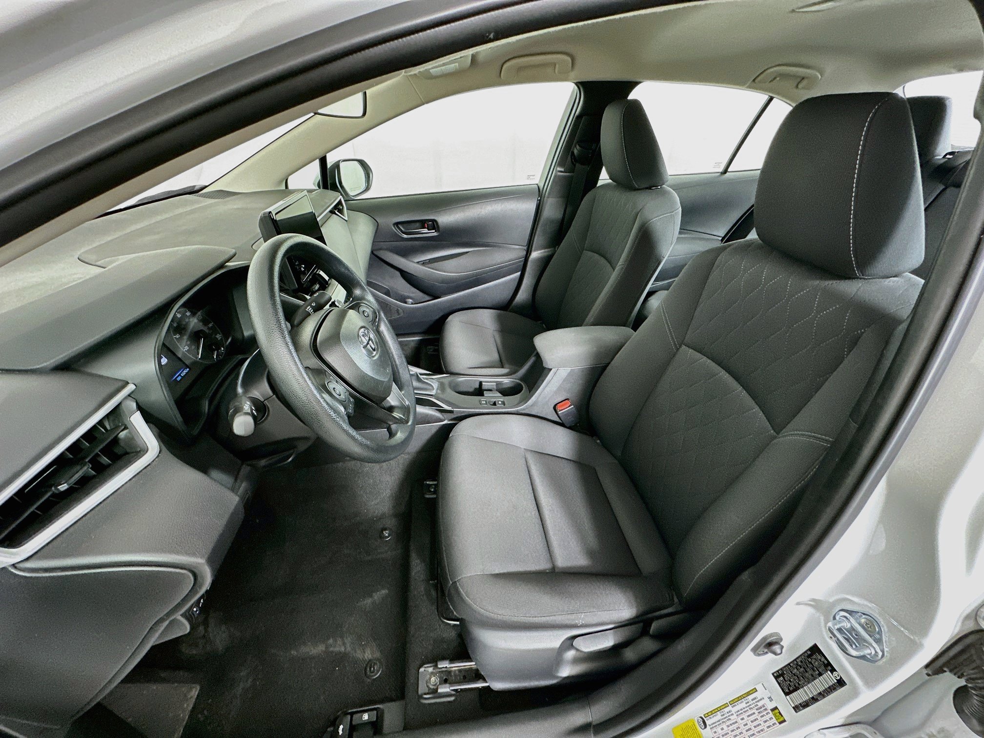 Used 2025 Toyota Corolla LE FWD image 13
