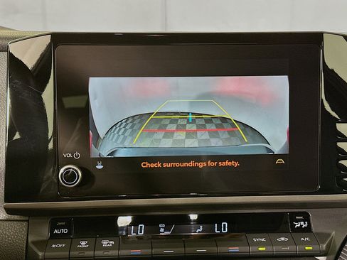 Used 2025 Toyota Camry SE FWD image 23