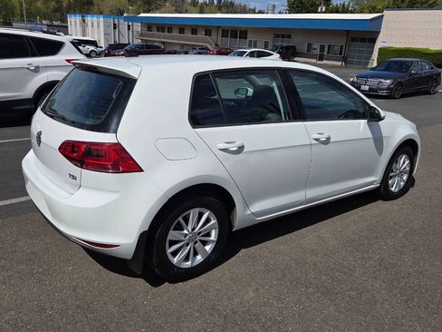Used 2017 Volkswagen Golf S FWD image 7