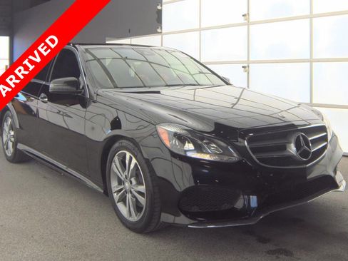 Used 2016 Mercedes-Benz E 350 Sedan w/ Premium Package image 3