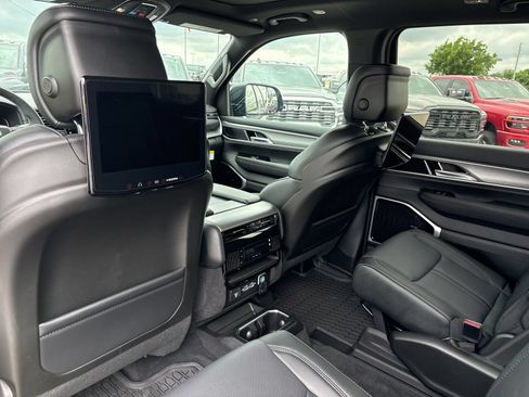 New 2026 Jeep Grand Wagoneer Limited w/ Premium Group II AWD/4WD image 18