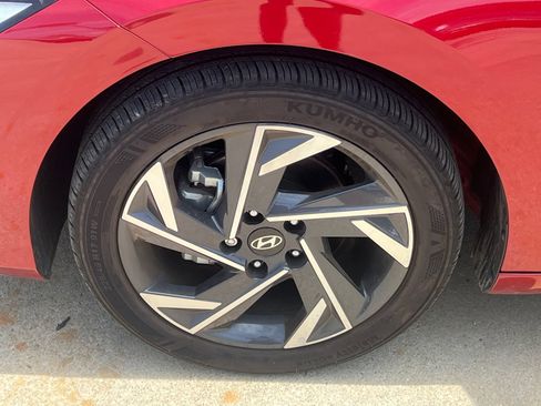 Used 2025 Hyundai Elantra Sport FWD image 10