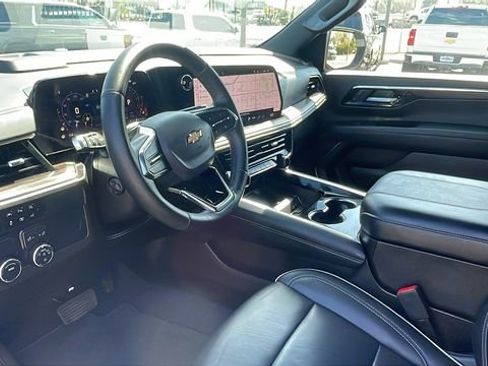 Used 2025 Chevrolet Tahoe Premier image 10