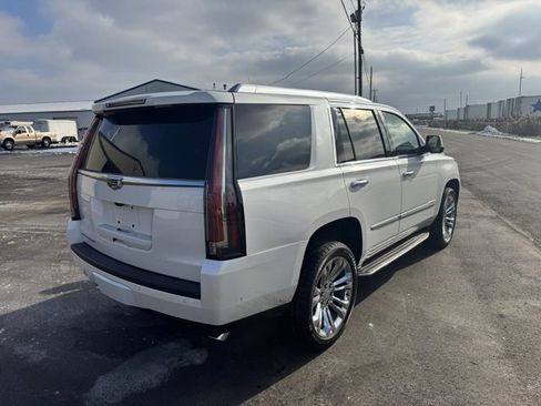 Used 2018 Cadillac Escalade Luxury w/ LPO, Radiant Package image 4
