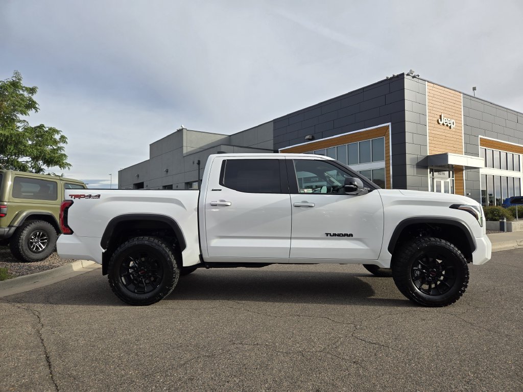 Used 2026 Toyota Tundra Limited AWD/4WD image 4