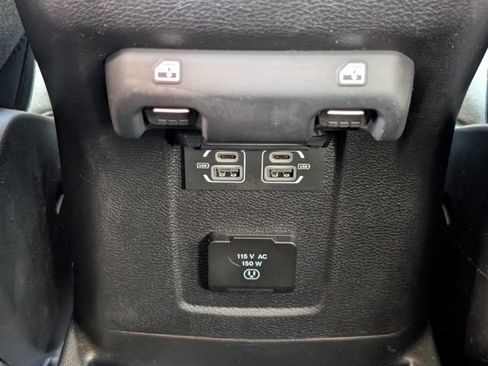 Used 2025 Jeep Wrangler Unlimited Sahara AWD/4WD image 28