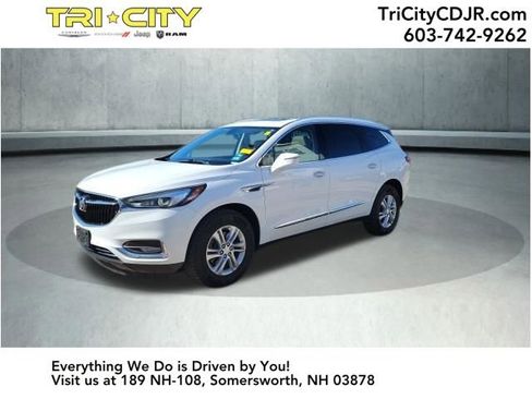 Used 2018 Buick Enclave Essence image 1