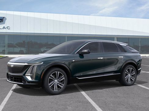 New 2025 Cadillac Lyriq Luxury w/ LPO, Floor Liner Package image 2