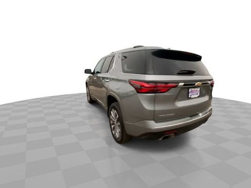 Used 2023 Chevrolet Traverse Premier FWD image 8
