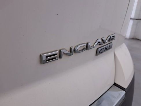 Used 2010 Buick Enclave CXL image 30