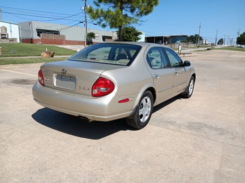 Used 2000 Nissan Maxima GLE image 4