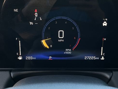 Used 2025 Chevrolet TrailBlazer LT image 16