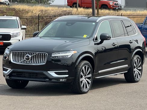 Used 2023 Volvo XC90 B5 Plus AWD/4WD image 10