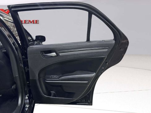 Used 2022 Chrysler 300 Touring w/ Sport Appearance Package RWD image 40