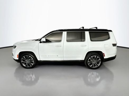 Used 2022 Jeep Grand Wagoneer Series III w/ HD Trailer Tow Package AWD/4WD image 4