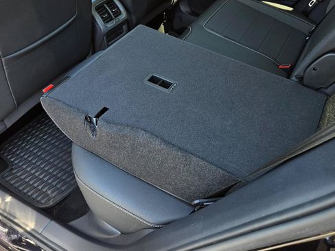 Certified 2023 Volkswagen Taos SE w/ Panoramic Sunroof Package FWD image 53