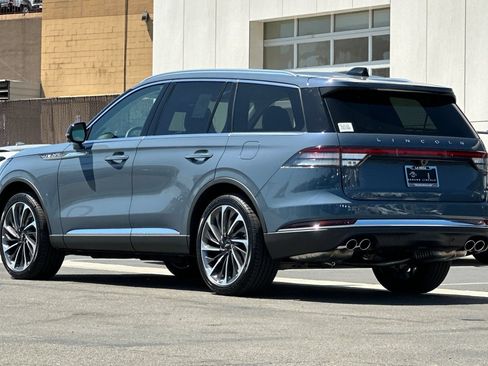 New 2026 Lincoln Aviator Reserve w/ Luxury Package RWD image 5