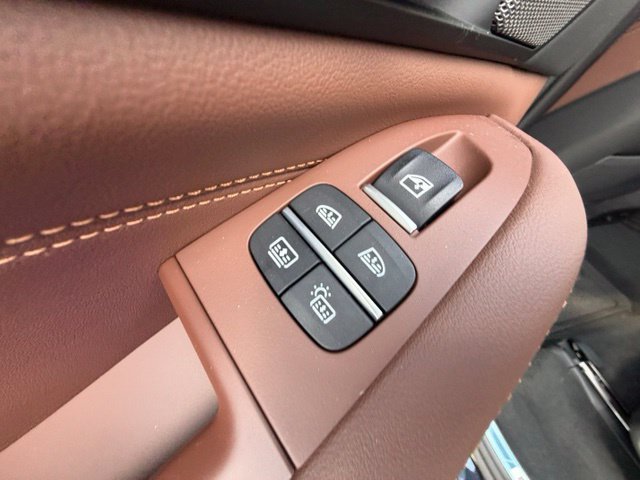 Used 2026 BMW X7 xDrive40i w/ M Sport Package AWD/4WD image 18