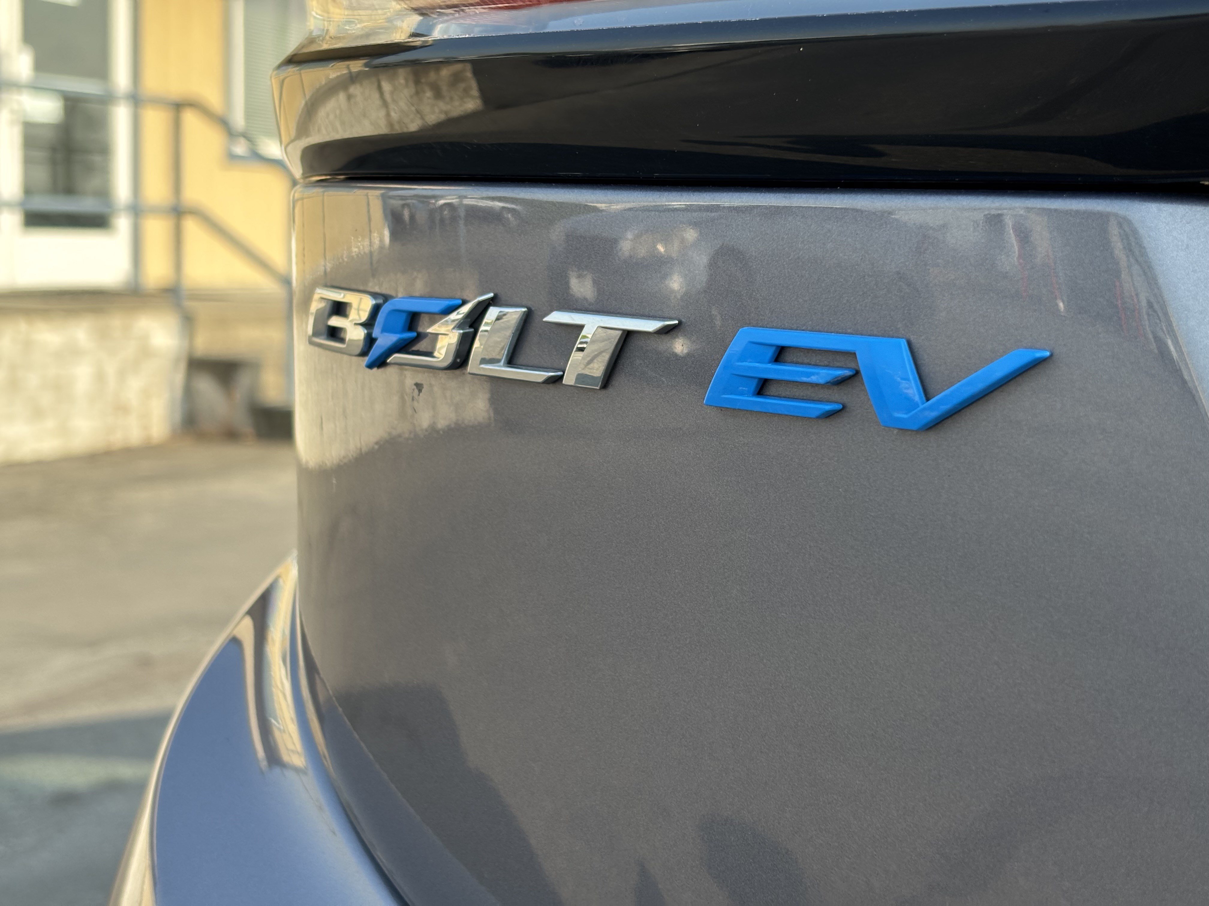 Used 2023 Chevrolet Bolt LT FWD image 11