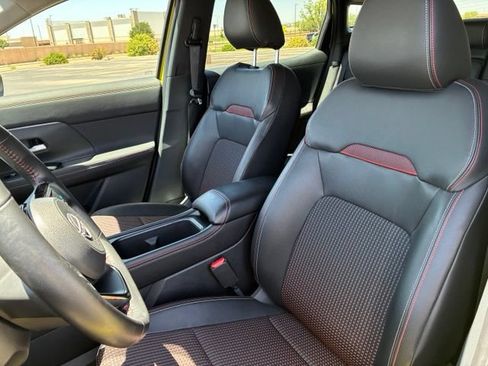 Certified 2025 Nissan Kicks SR FWD image 12