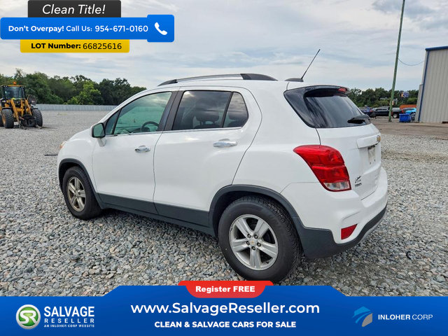 Used 2018 Chevrolet Trax LT w/ LT Convenience Package FWD image 3