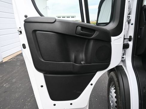 New 2025 RAM ProMaster 2500 w/ Crew Van Package image 16