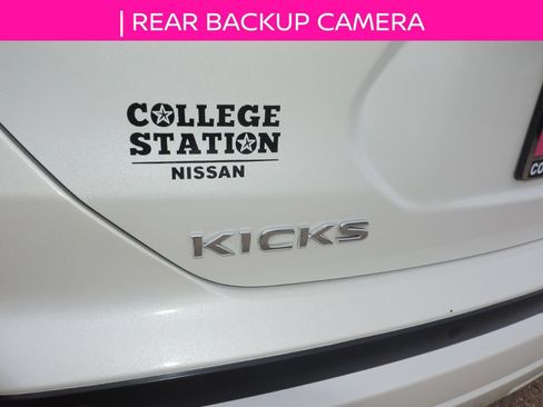 Used 2023 Nissan Kicks SV FWD image 11