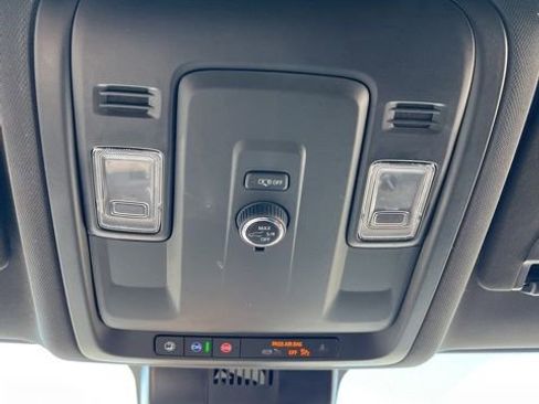 Used 2025 Chevrolet Tahoe LT AWD/4WD image 34
