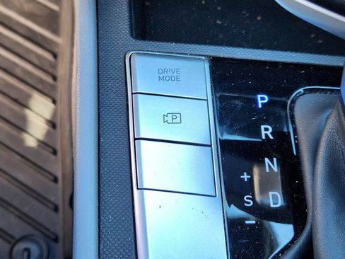 Certified 2024 Hyundai Elantra SEL image 23