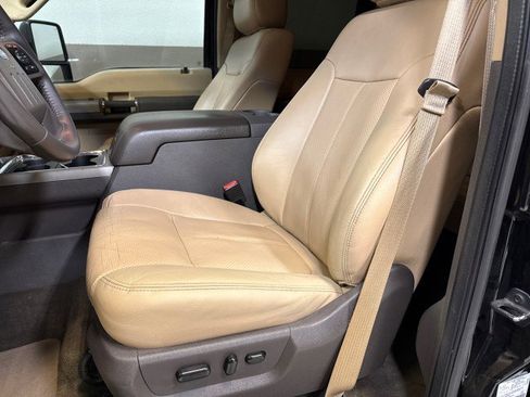 Used 2016 Ford F250 Lariat w/ Lariat Ultimate Package image 18