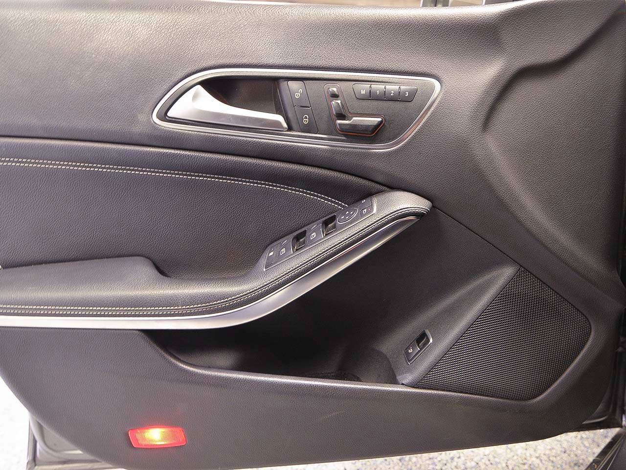 Used 2015 Mercedes-Benz CLA 250 image 7