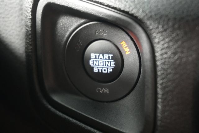 Used 2025 Jeep Wrangler Sport AWD/4WD image 17