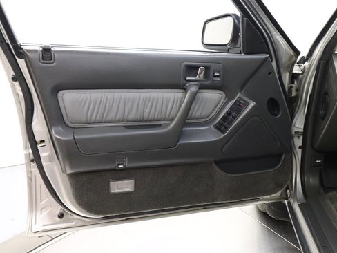 Used 1987 Acura Legend L image 25